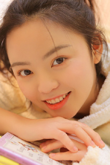 狠狠挺进稚嫩学生小身体